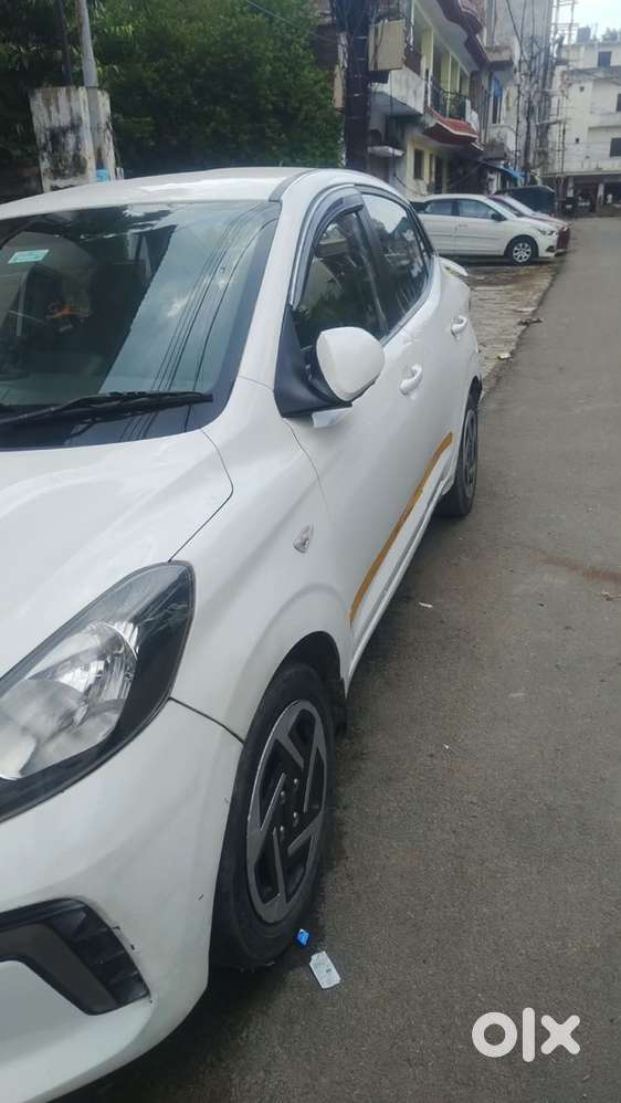 Hyundai Aura 2023 Cng