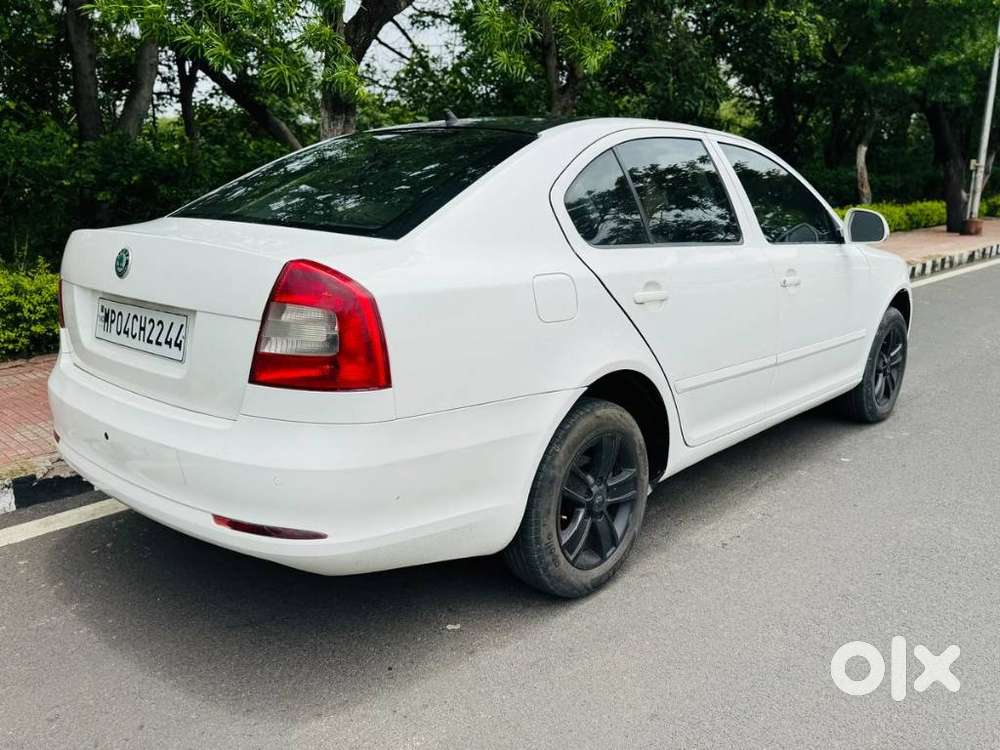 Skoda Laura 1.9 Tdi At Elegance, 2011, Diesel