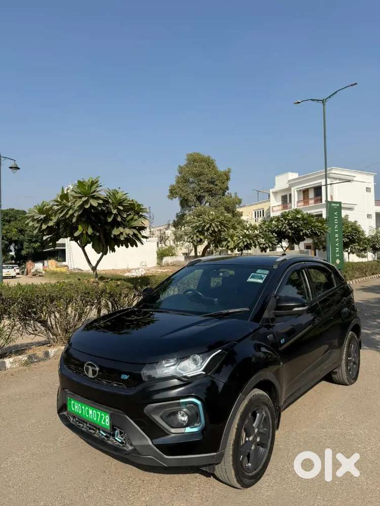 Nexon Ev, Zx Prime Dark Edition, 1,00,000 Kms Driven.