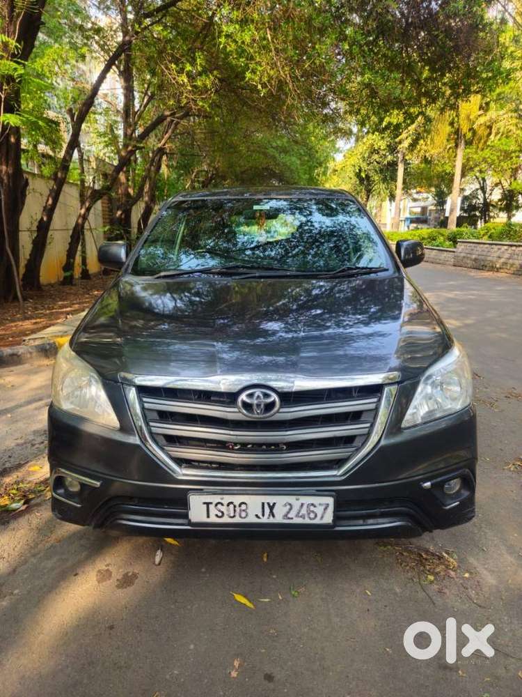Toyota Innova 2.5 G (diesel) 8 Seater Bs Iv, 2015, Diesel