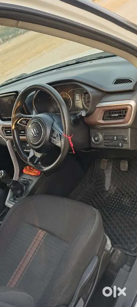 Maruti Suzuki Vitara Brezza 2022 .petrol , Sunroof