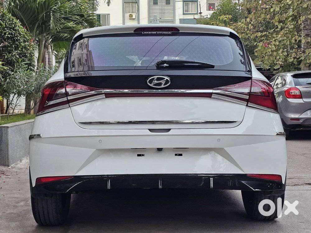 Hyundai I20 Asta (o) 1.2 Mt, 2023, Petrol