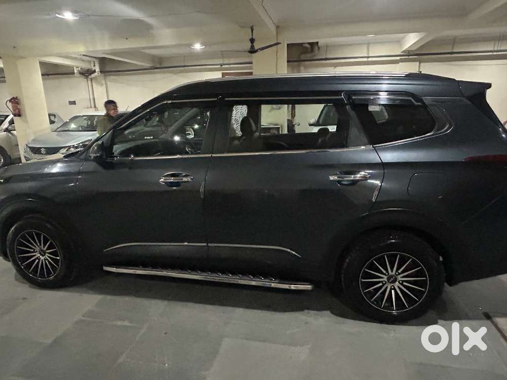 Kia Carens 2023 Petrol Well Maintained