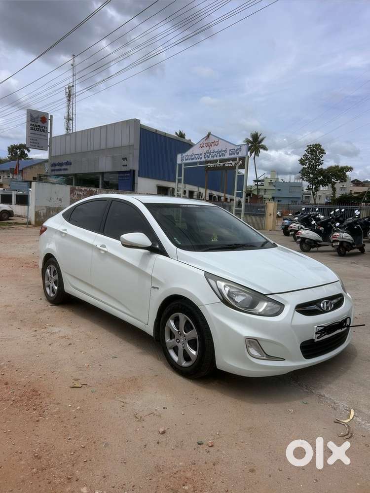 Hyundai Fluidic Verna 2013