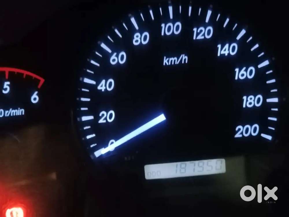 2013 Innova 7 Seater 2.5 Diesel Engine