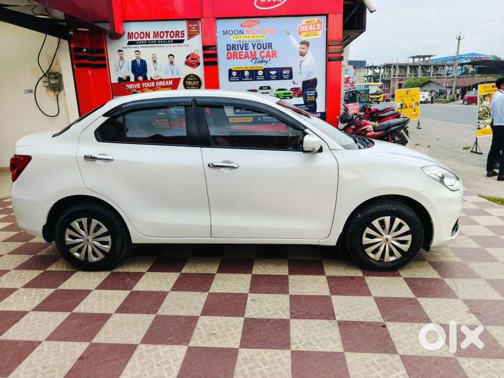 Maruti Suzuki Dzire 1.2 Vxi, 2022, Petrol