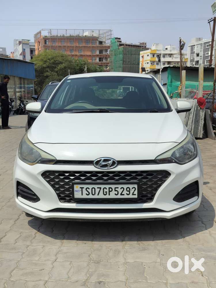 Hyundai Elite I20 1.2magna Executive At, 2018, Petrol