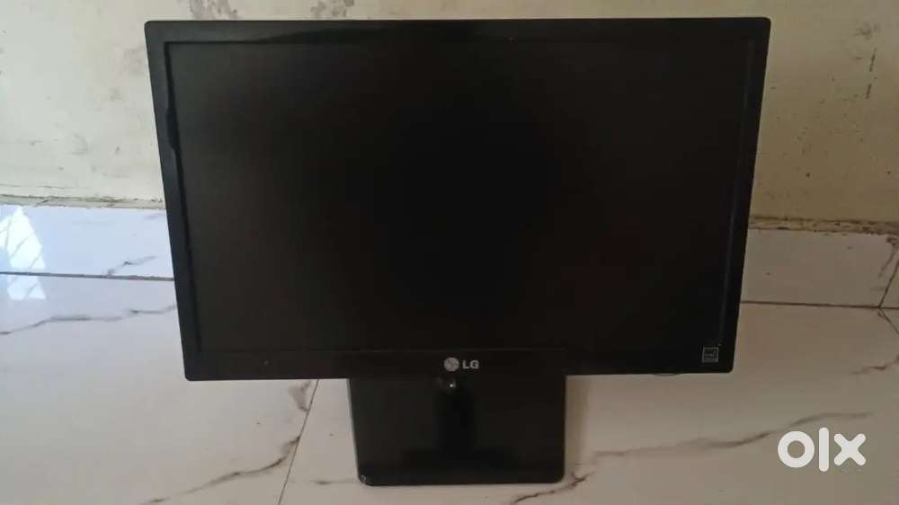 LG FLATRON 19-inch LCD monitor for sale.
