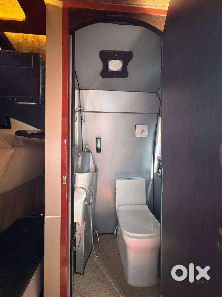 Luxury Campervan  15,000 Km  Force Traveller (3.2l Diesel 6-wheeler)