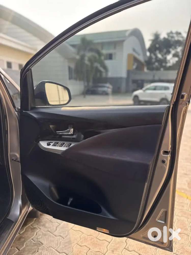 Toyota Innova Crysta 2017 High Quality