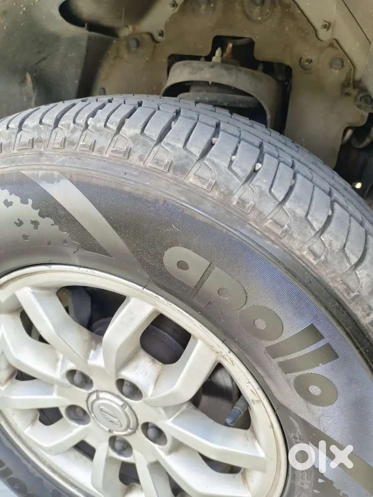 Mahindra Tuv 300 2017