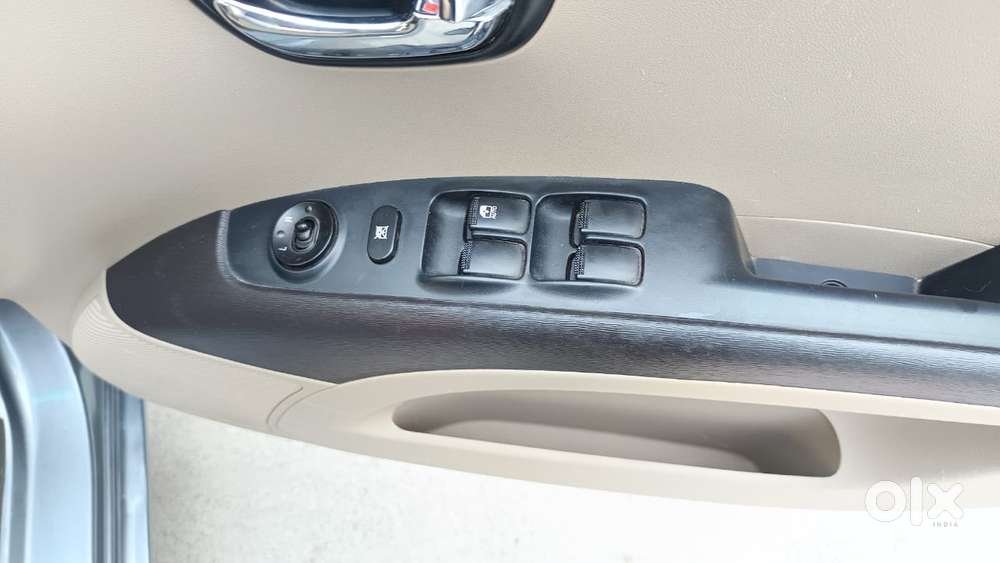 Hyundai I10 Sportz At, 2012, Petrol