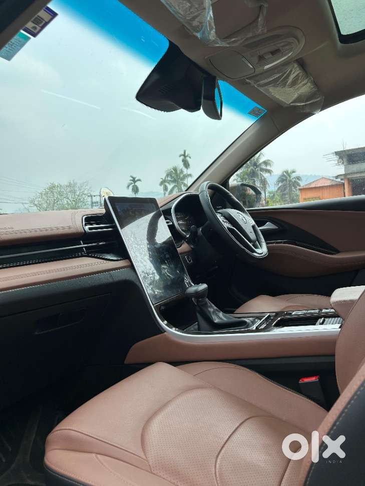 Mg Hector Plus Savvy Pro 1.5 Turbo Petrol Cvt 7 Str, 2024, Petrol