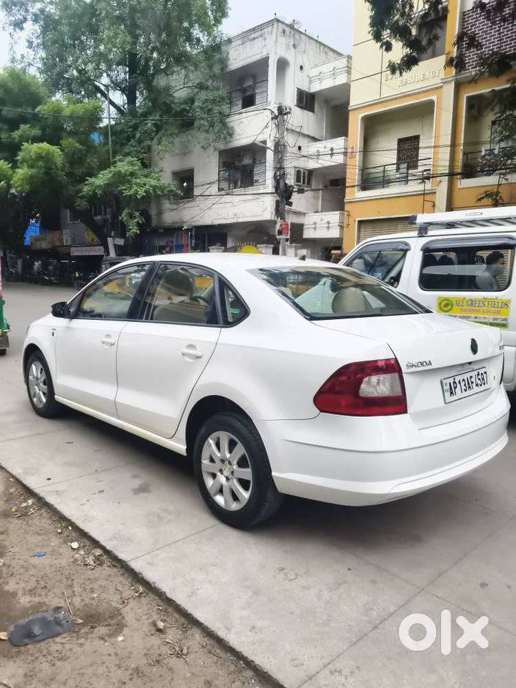 Skoda Rapid 1.6 Tdi Ambition Plus Alloy, 2013, Diesel