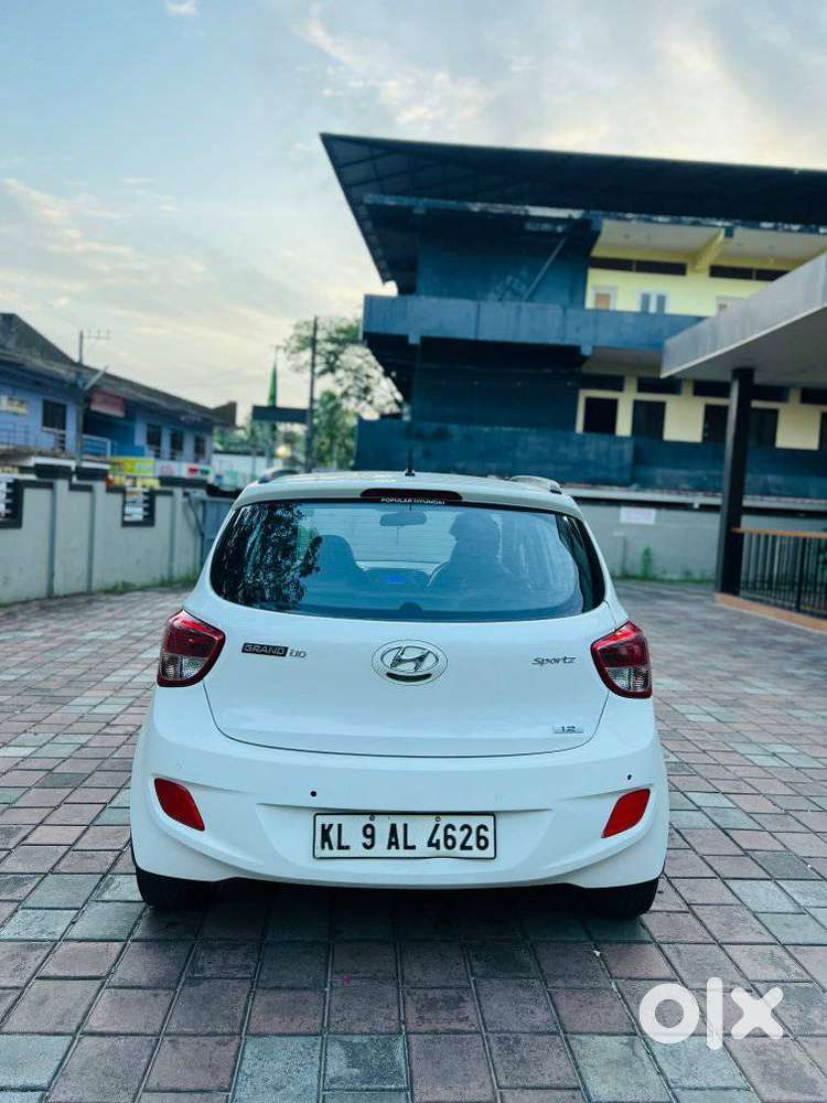 Hyundai Grand I10 Sportz, 2016, Petrol