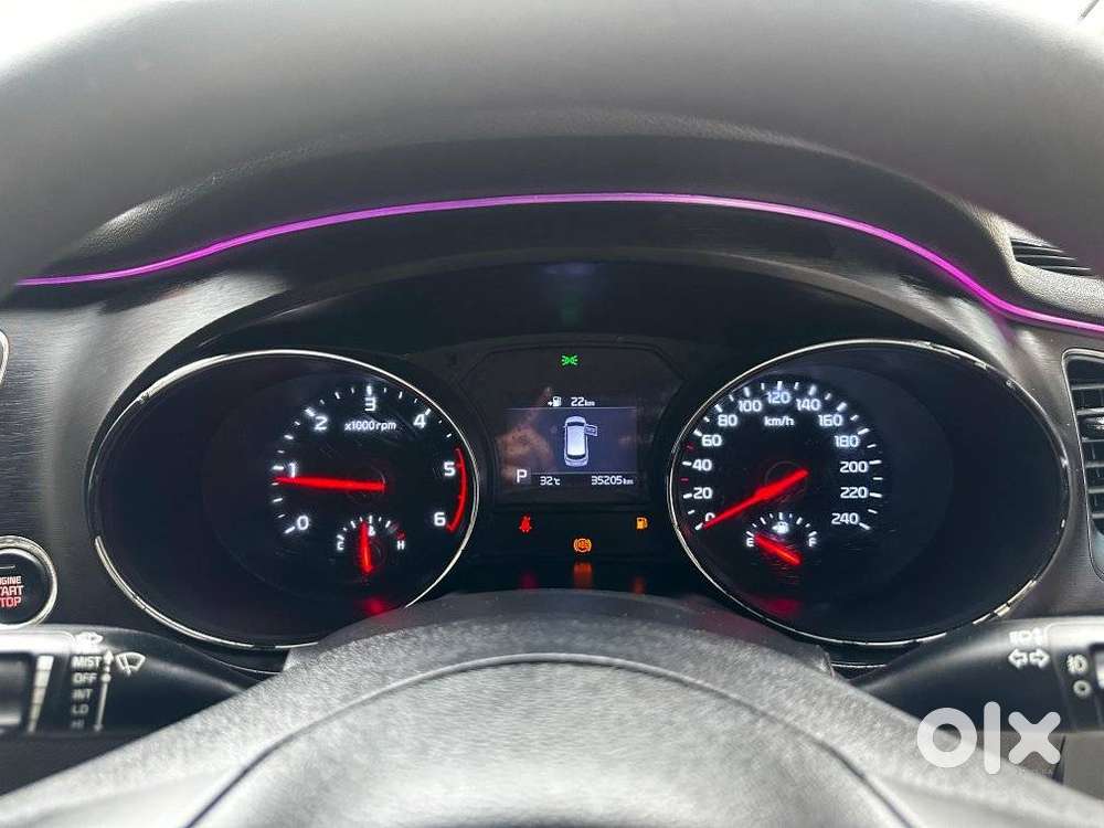 Kia Carnival Premium, 2021, Diesel