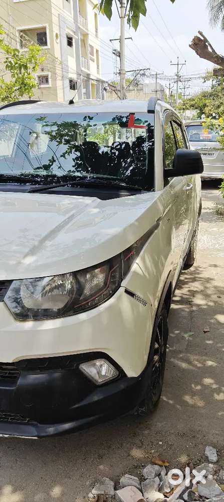Mahindra Kuv 100 K8