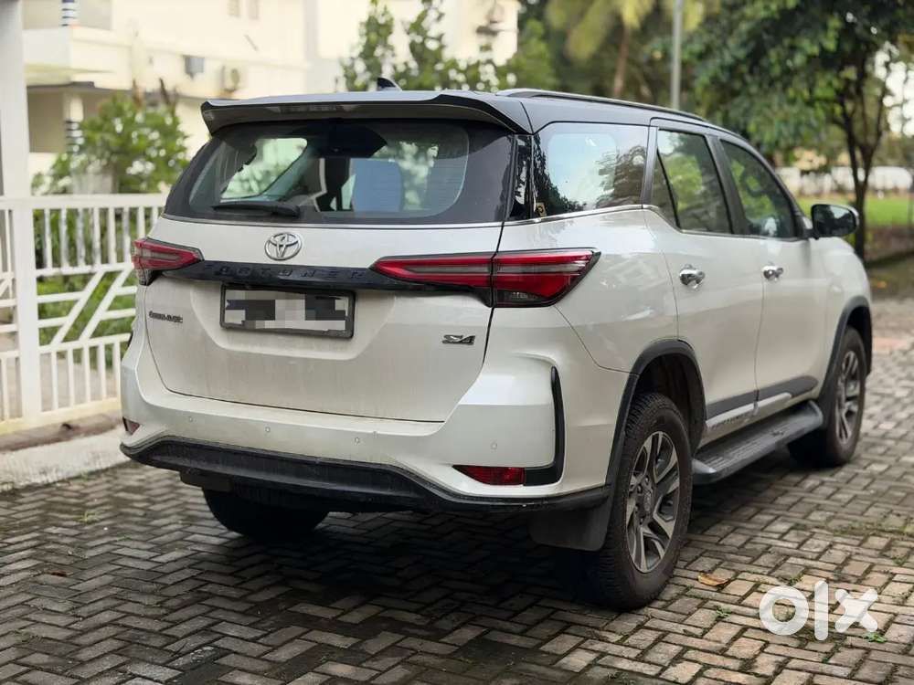 Toyota Fortuner Legender 2022