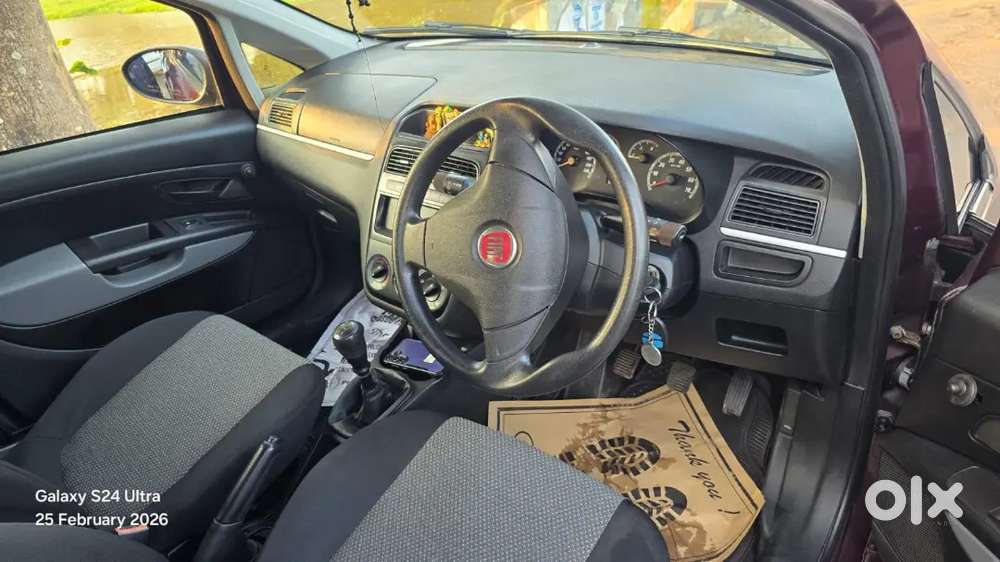 Fiat Grande Punto 2011 Petrol 40000 Km Driven