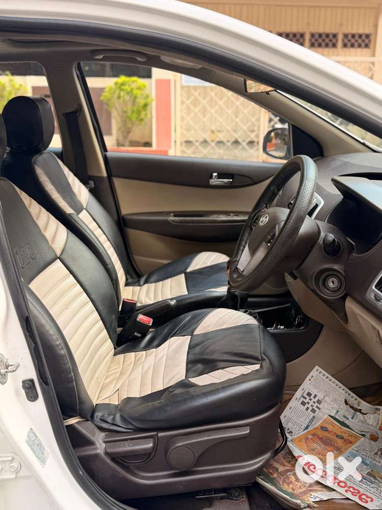Hyundai I20 2010-2012 1.2 Asta Option With Sunroof, 2011, Petrol