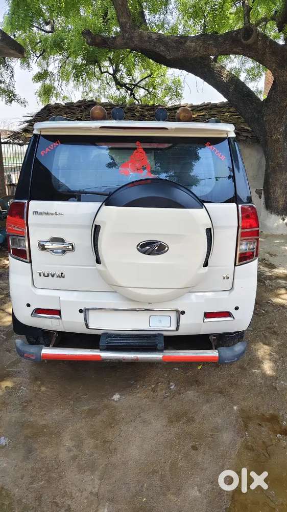 Mahidra Tuv 300 T8 Badhiya Condition Me Charo Tyre Naye