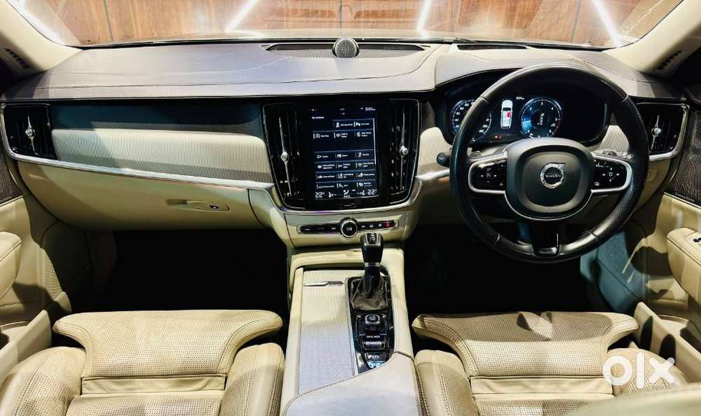 Volvo V90 Cross Country D5 Inscription, 2018, Diesel