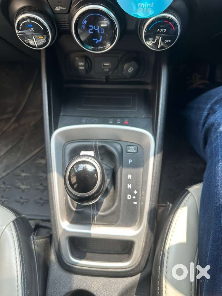 Hyundai Venue 2021 Petrol Automatic