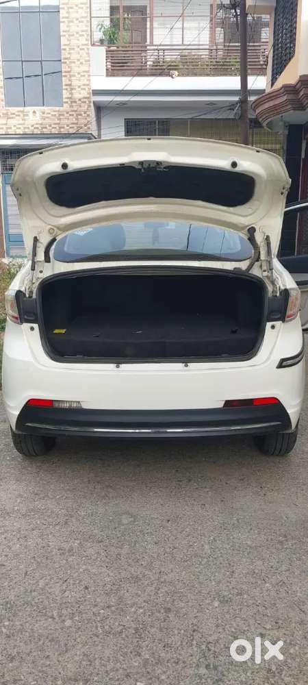 Tata Tigor Xz  Twin Cng Cylinder