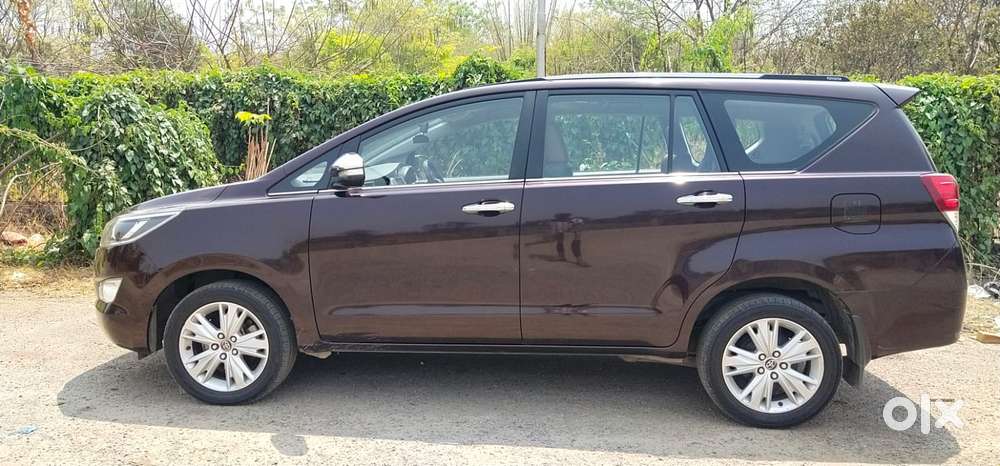 Toyota Innova Crysta 2.8z Automatic, 2016, Diesel