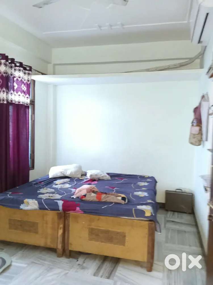 3BHK FLAT RENT KE LIYE AVAILABLE HAI ONLY FOR FAMILY