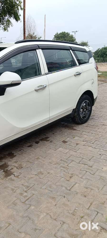 Mahindra Marazzo Diesel 2019