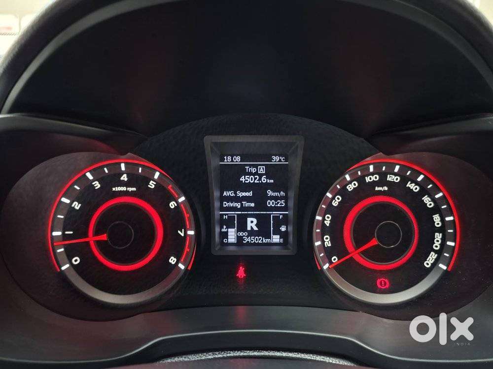 Mahindra Xuv300 1.2 W8 (o) Amt Petrol, 2021, Petrol