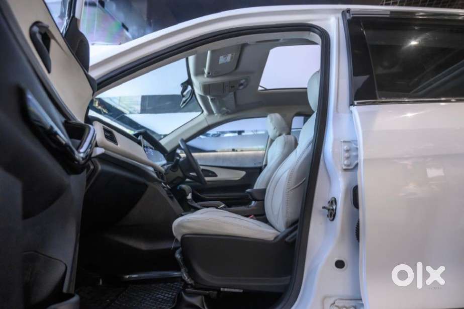 Mahindra Xuv700 2.2 Ax 5 Diesel At Str, 2023, Diesel
