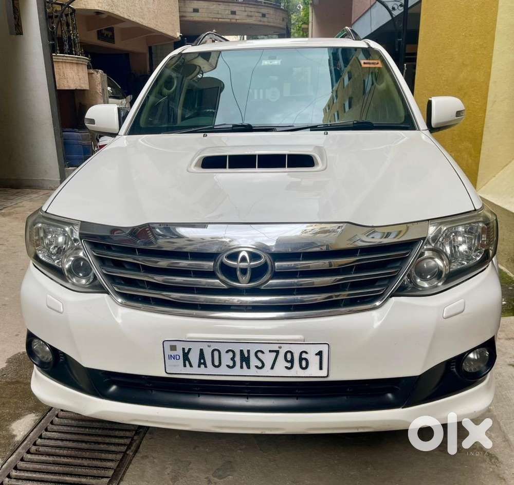 Toyota Fortuner Automatic Car 2012