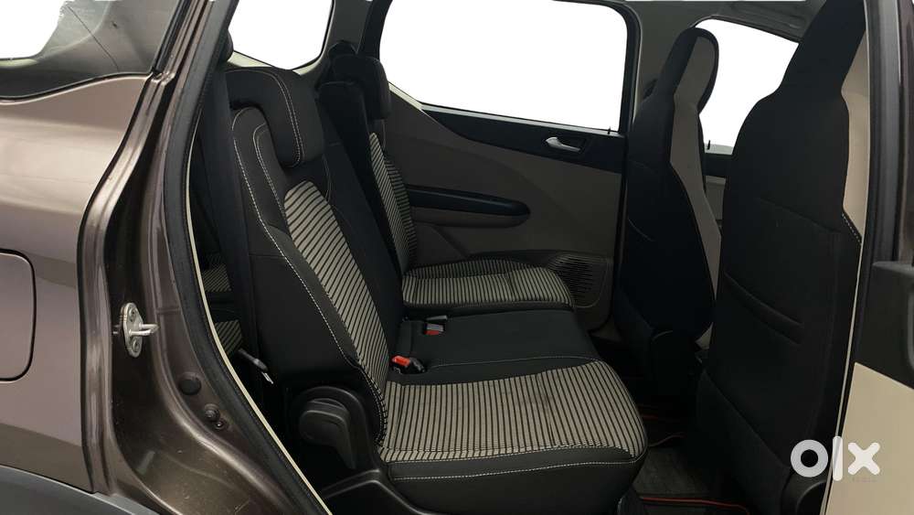 Renault Triber Rxz Easy-r Amt, 2023, Petrol