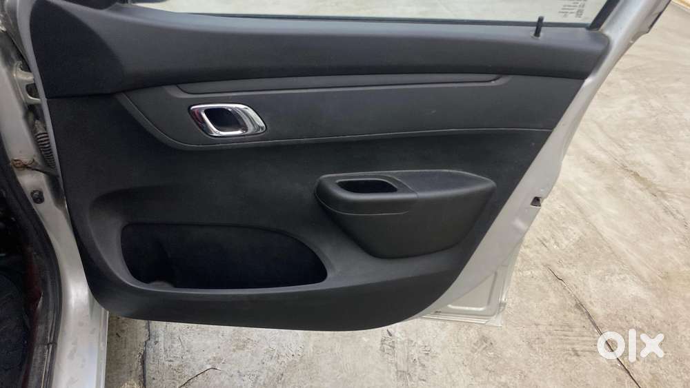 Renault Kwid 2019-ongoing 1.0 Rxt Amt (o), 2019, Petrol