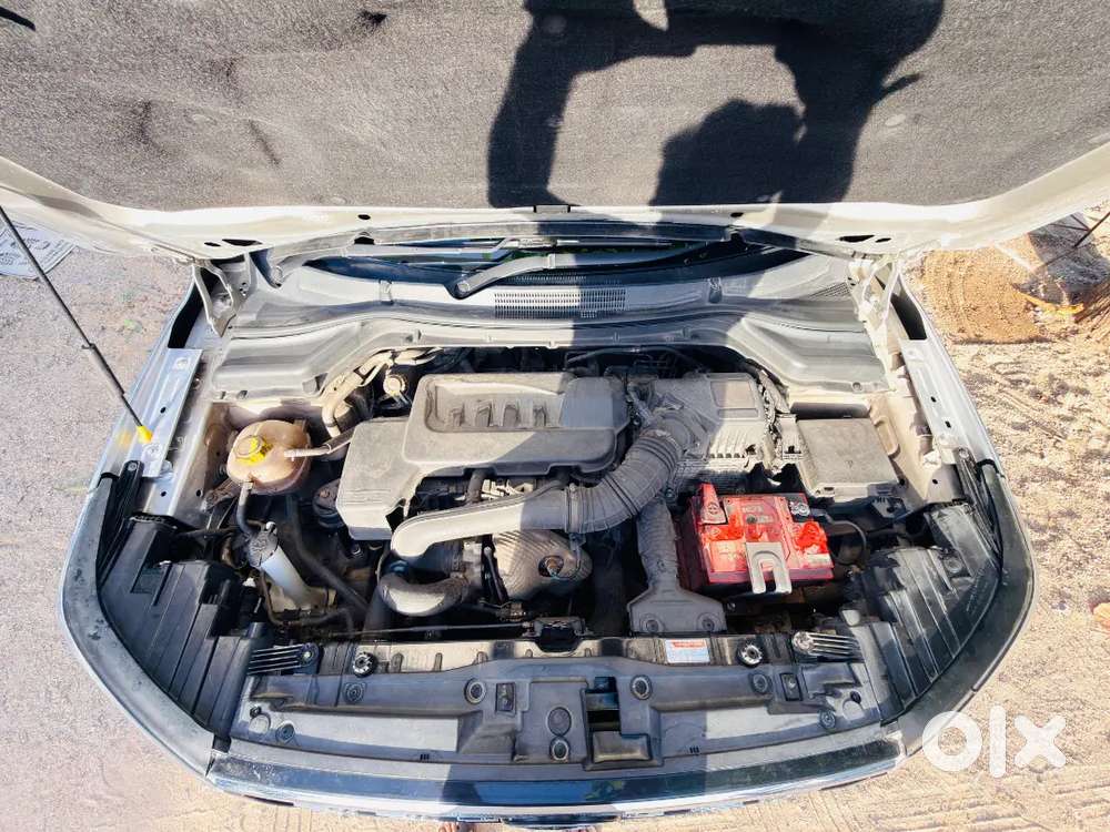 Mahindra Xuv300 W8