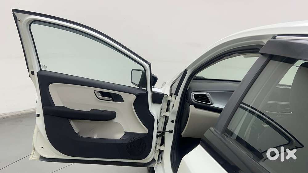 Tata Altroz Xza Petrol, 2022, Petrol