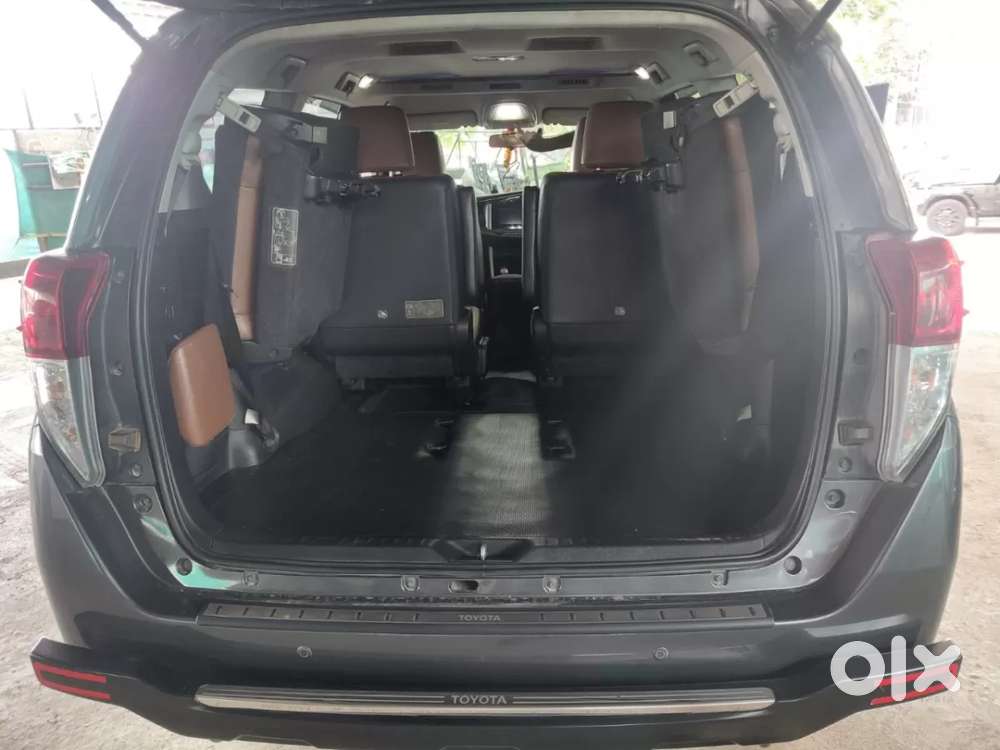 Toyota Innova Crysta 2.8 Zx At 7 Seater, 2018, Diesel