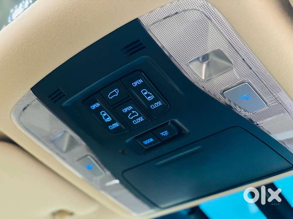 Toyota Vellfire Vip – Executive Lounge, 2023, Petrol