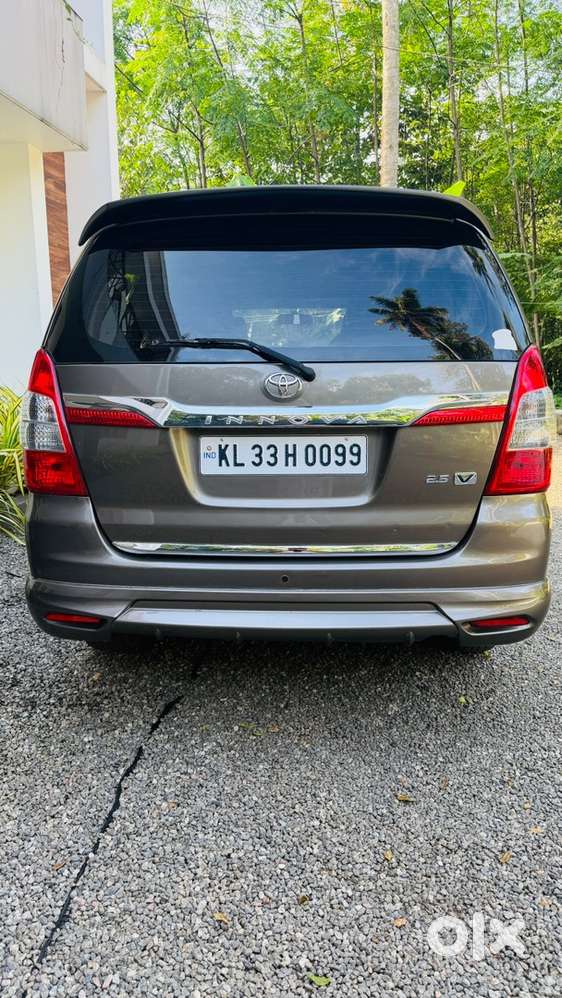 Toyota Innova  2016 V 2 Nd Owner  No Repcement Orginal Kerala
