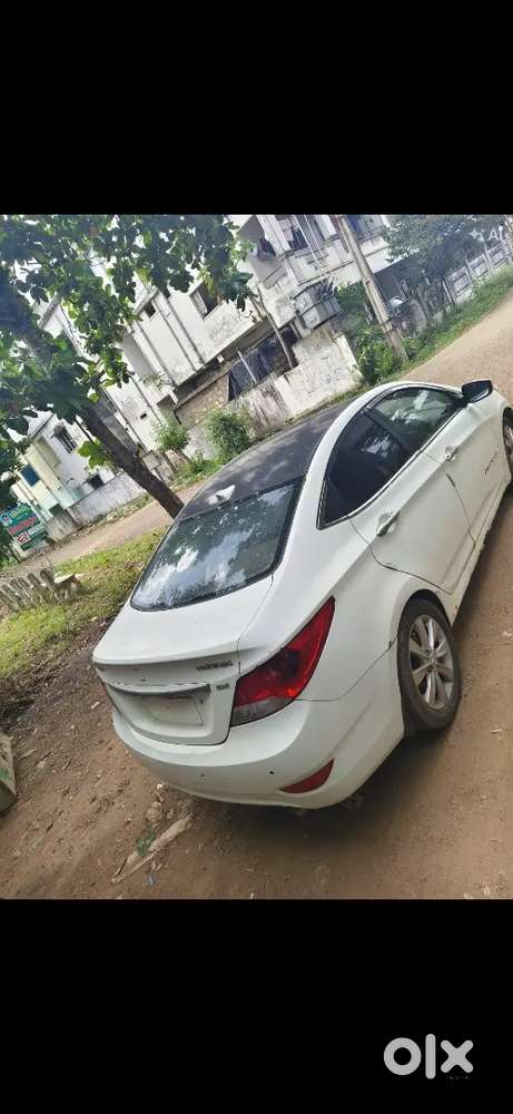 I Want To Sell Hyundai Verna1.6 Sx 2011.new Battery, Engine Oil Change