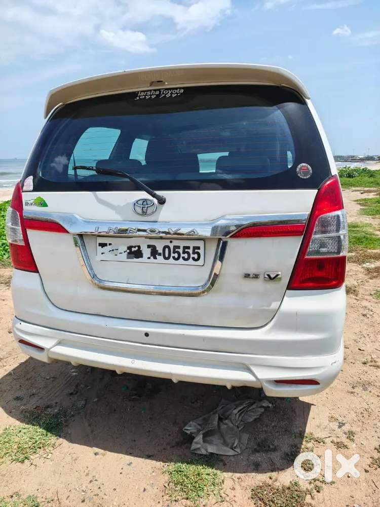 Toyota Innova V Diesel 2014