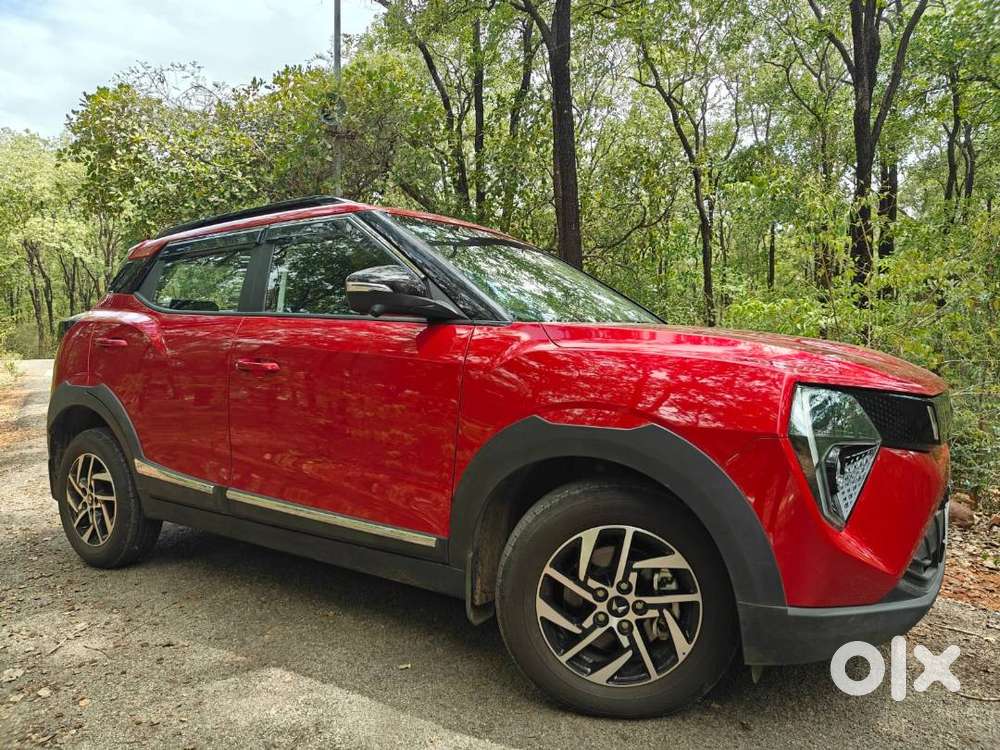 Mahindra Xuv 3xo Ax5l Petrol Manual (top Variant)