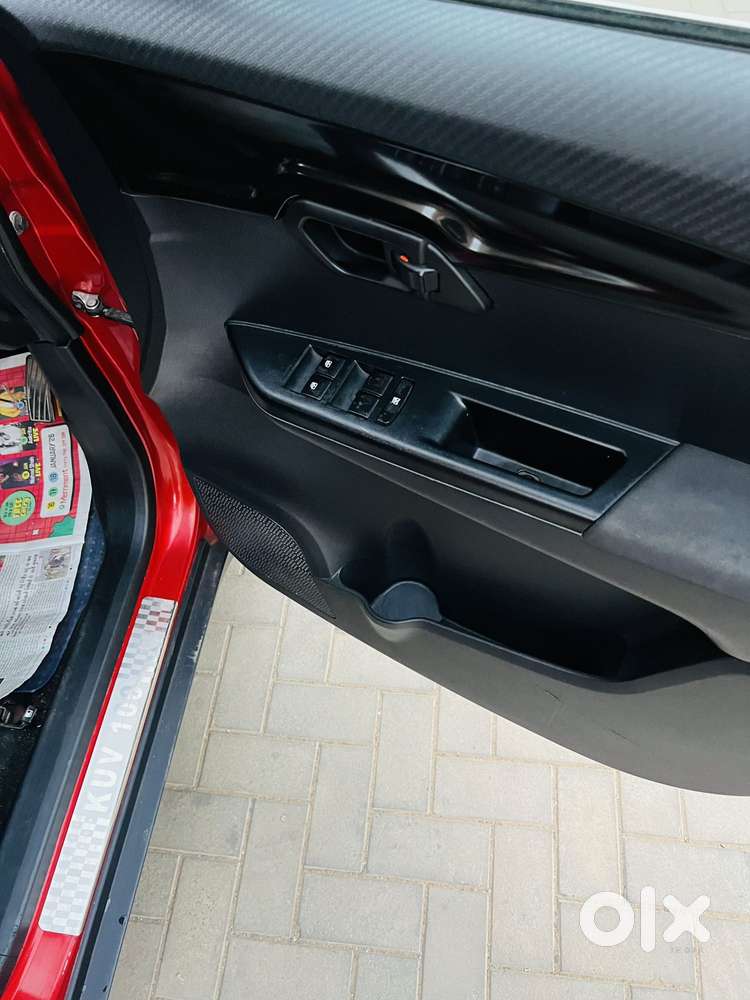 Mahindra Kuv 100 D75 K8 Dual Tone, 2019, Diesel