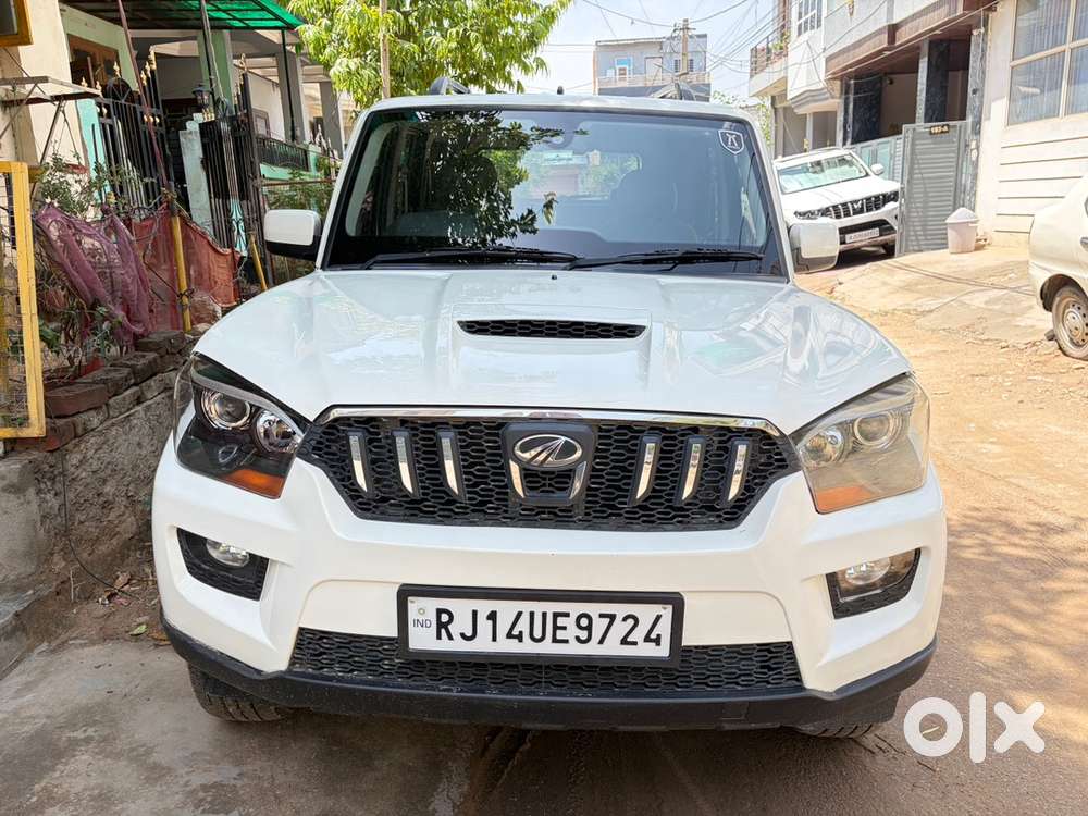 Mahindra Scorpio S10 2016