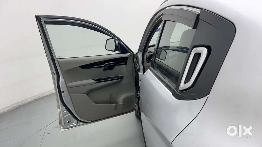 Mahindra Kuv 100 2016-2017 Mfalcon G80 K8, 2016, Petrol