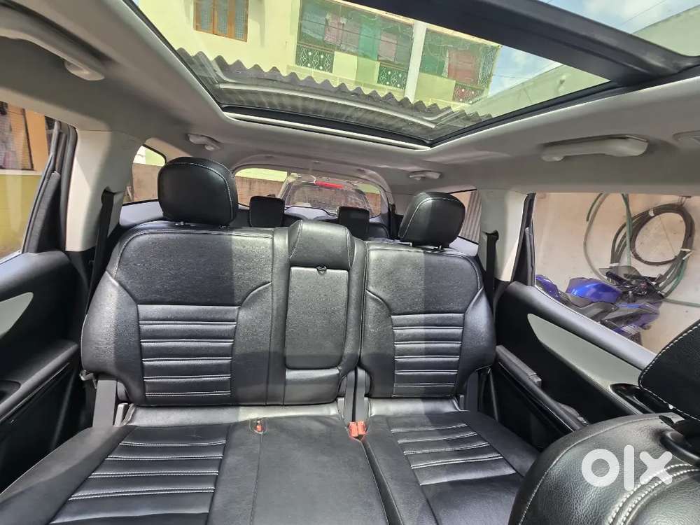 2022 Xuv 700 Ax 5 7 Str Petrol Manual