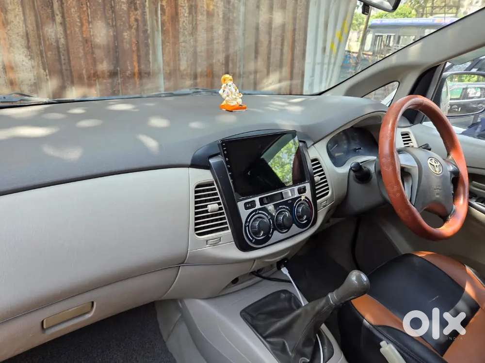 Toyota Innova 2012 Diesel 300000 Km Driven