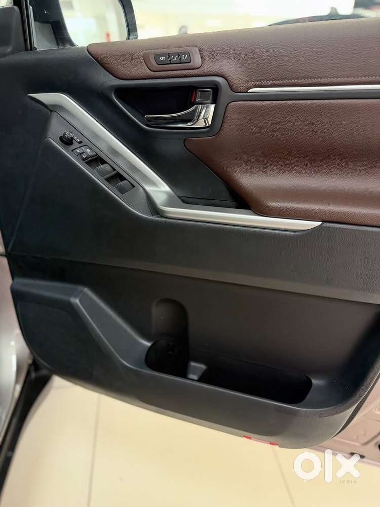 Toyota Innova Hycross 2.0 Zx (o) Hybrid 7 Str, 2026, Petrol